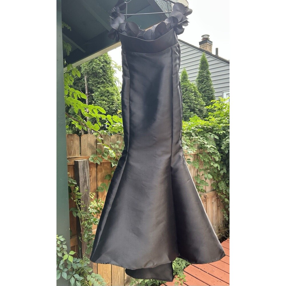 Nicole Bakti 7273 Off-Shoulder Petal Mermaid Gown Dress Formal Black Sz 10 NWT